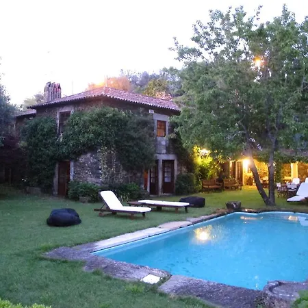 Casa De Cubal Hébergement de vacances *